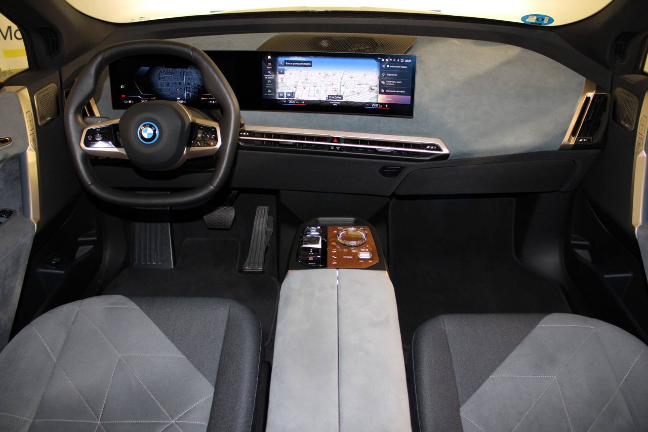 BMW IX xDrive50 523cv FULL EQUIPE