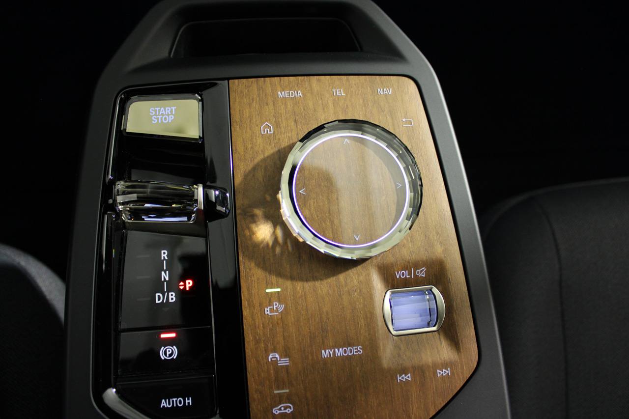 BMW IX xDrive50 523cv FULL EQUIPE