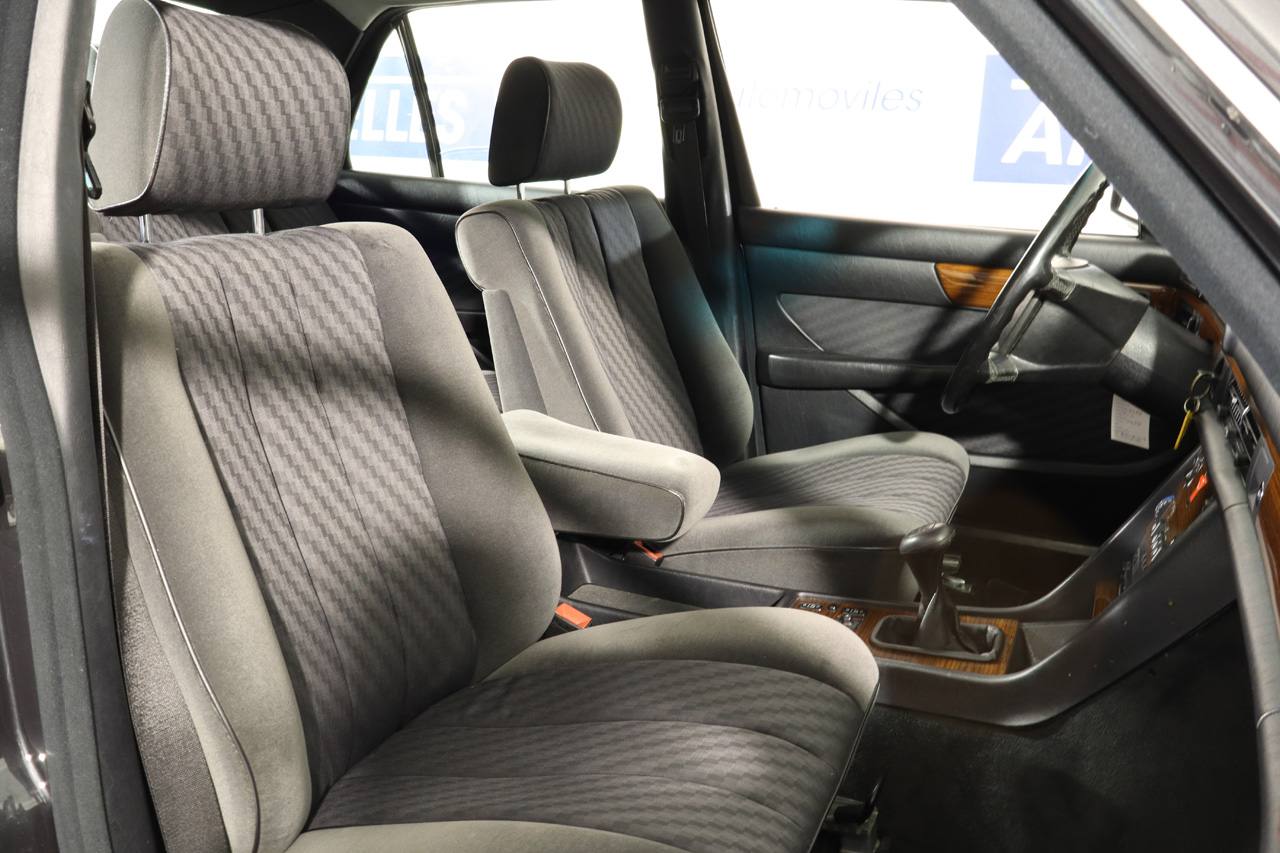 Mercedes Benz 300 SE IMPECABLE 180cv