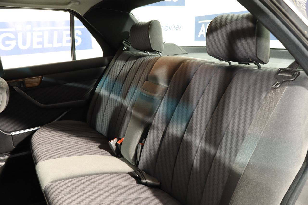 Mercedes Benz 300 SE IMPECABLE 180cv