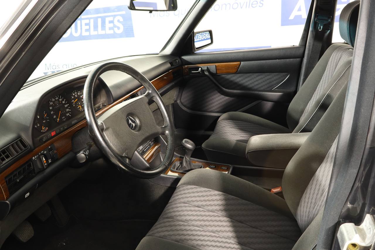 Mercedes Benz 300 SE IMPECABLE 180cv