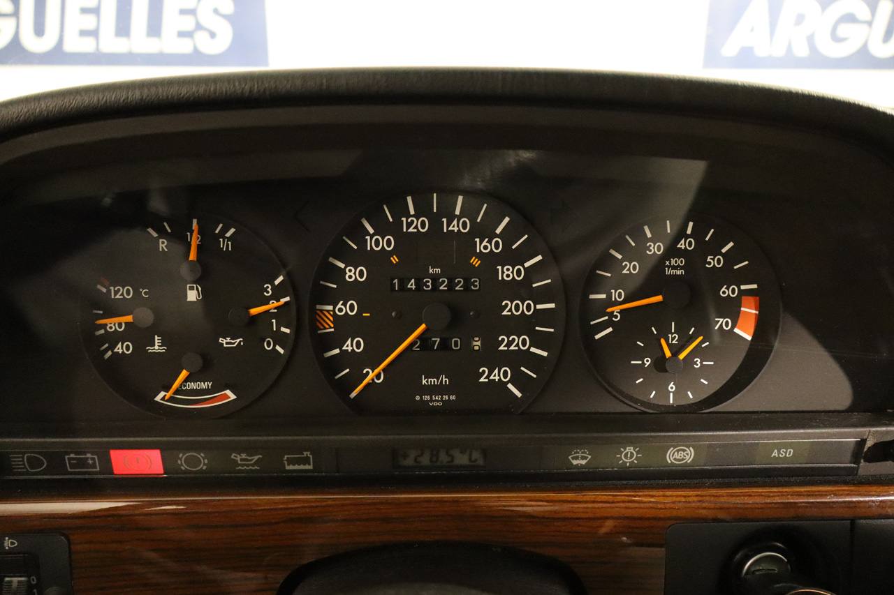 Mercedes Benz 300 SE IMPECABLE 180cv