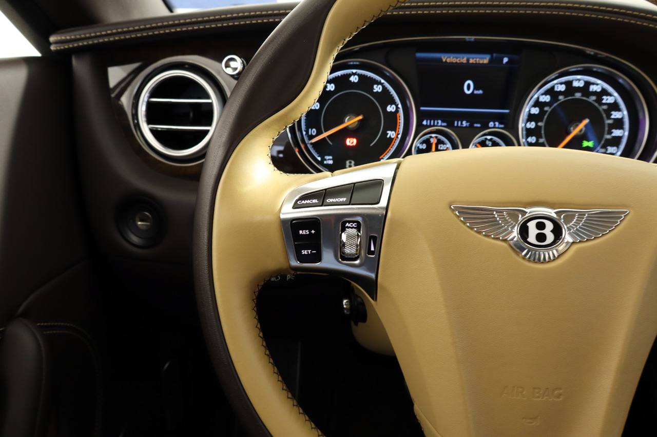 Bentley Continental GTC 6.0 W12 Cabrio 590cv