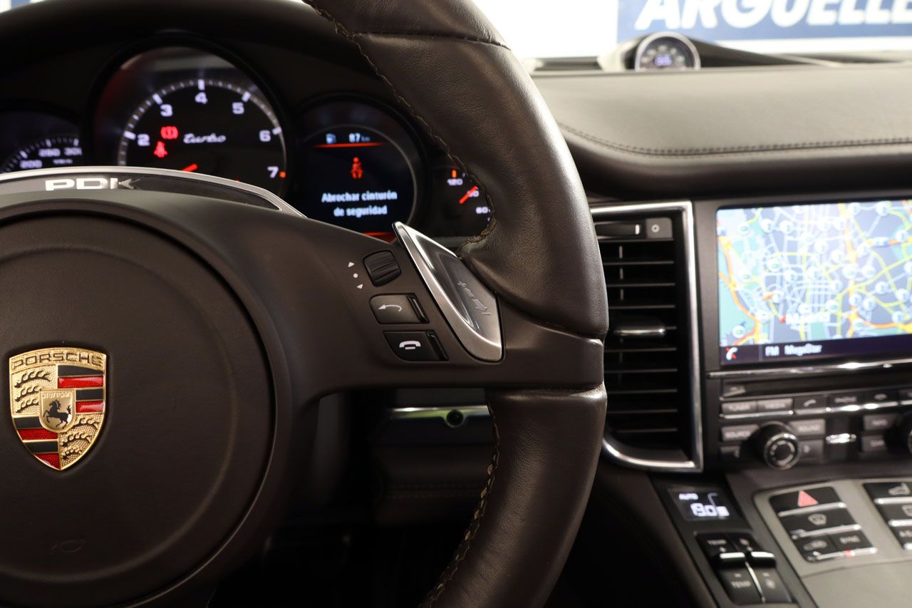 Porsche Panamera Turbo 520cv