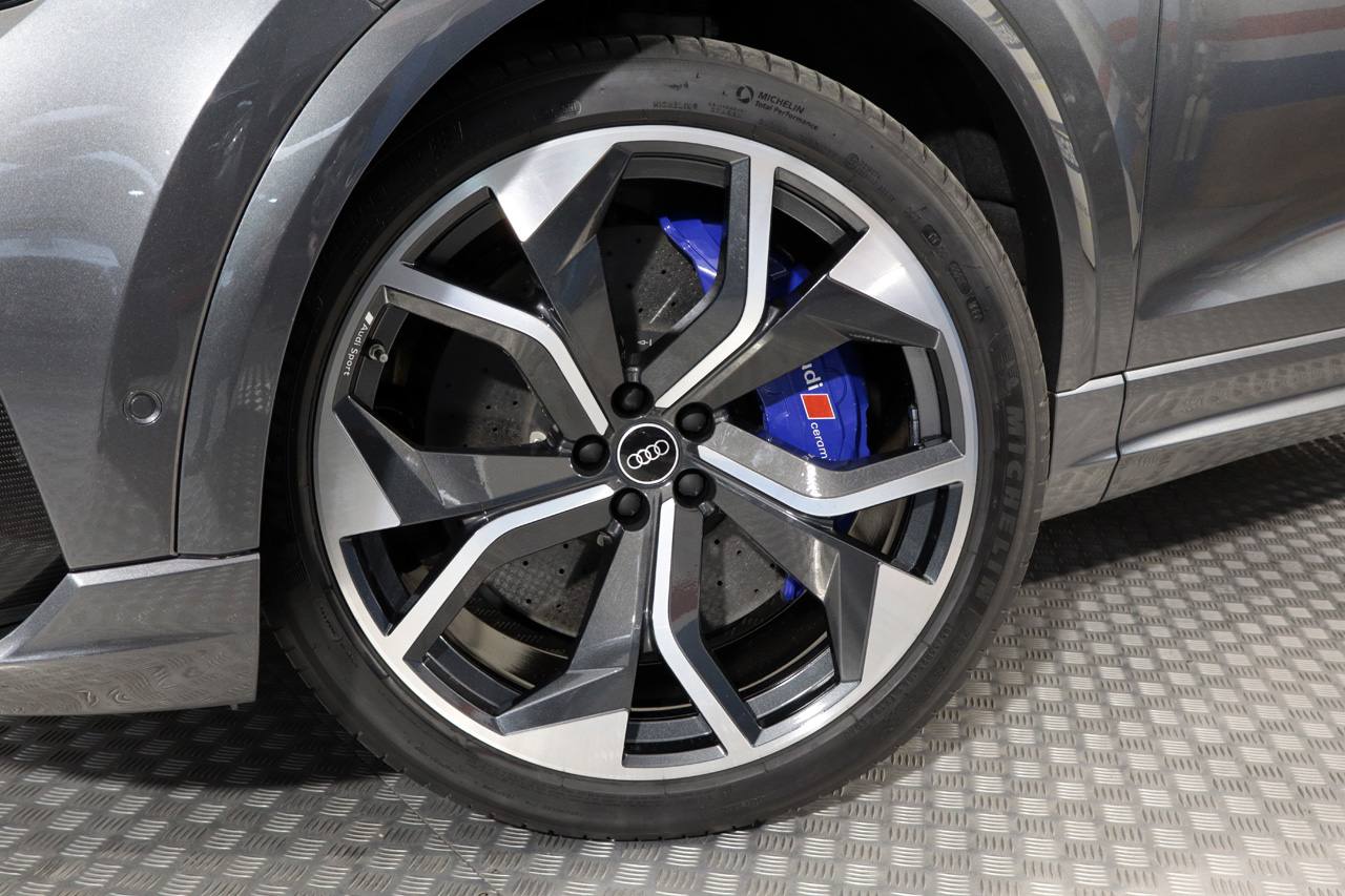 Audi RS Q8 TFSI Quatro FULL Akrapovic 600cv