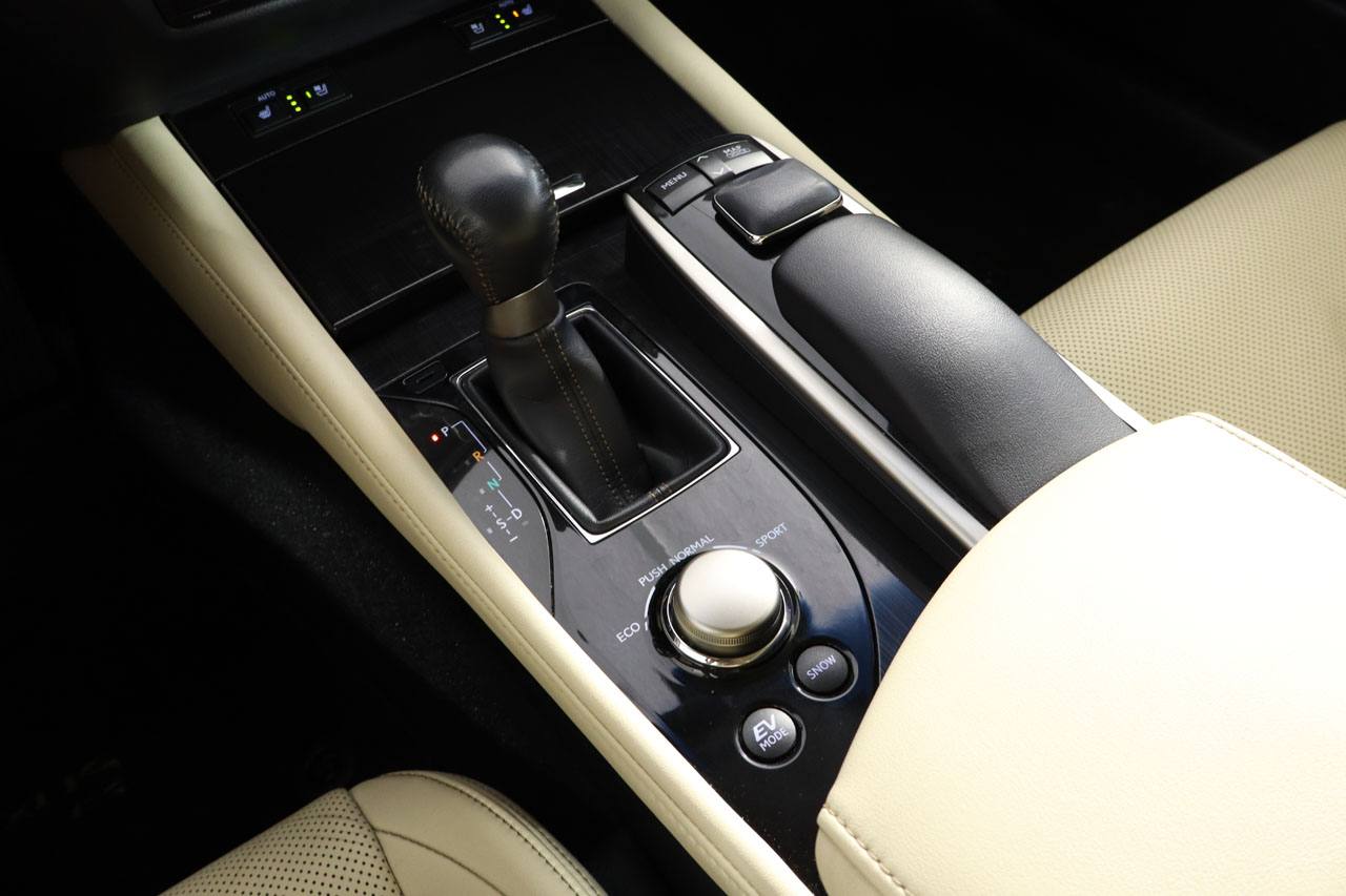 Lexus GS 300h Hybrid Drive 223cv