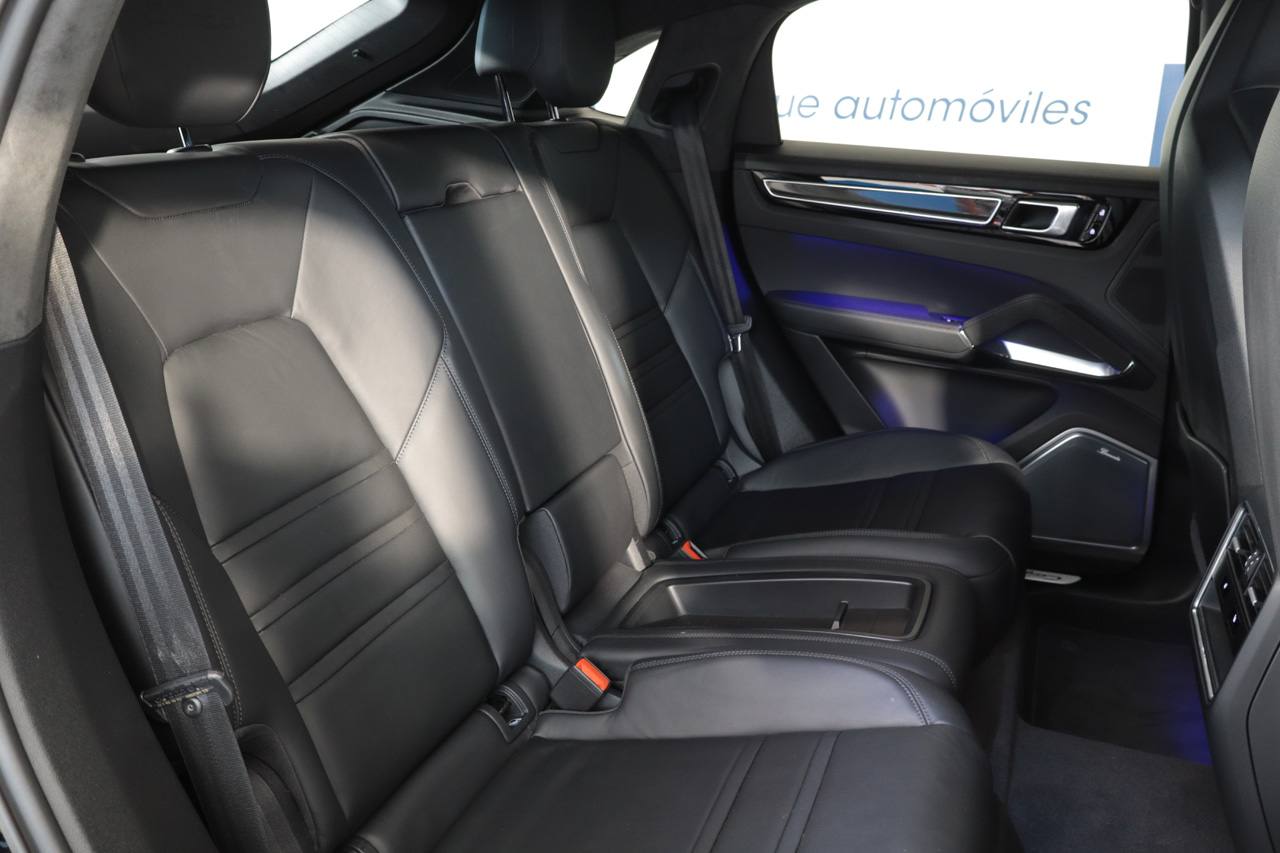 Porsche Cayenne Turbo Coupe 550cv