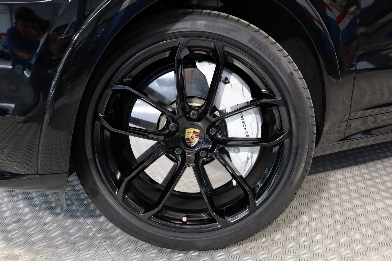 Porsche Cayenne Turbo Coupe 550cv