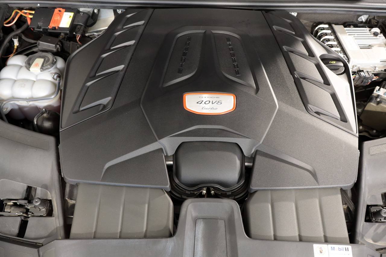 Porsche Cayenne Turbo Coupe 550cv