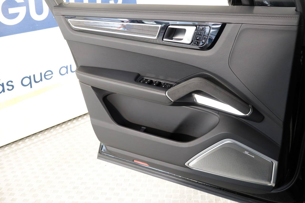 Porsche Cayenne Turbo Coupe 550cv