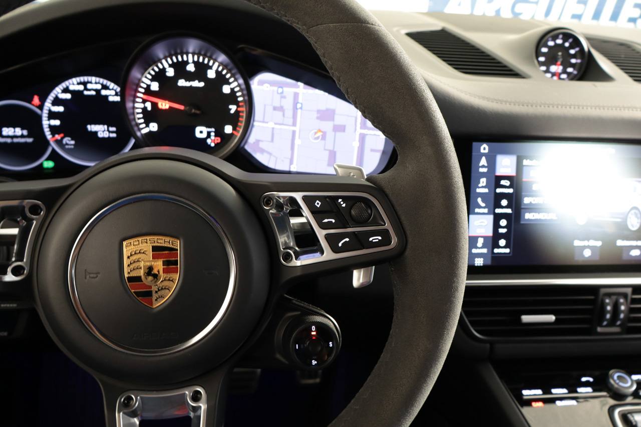 Porsche Cayenne Turbo Coupe 550cv