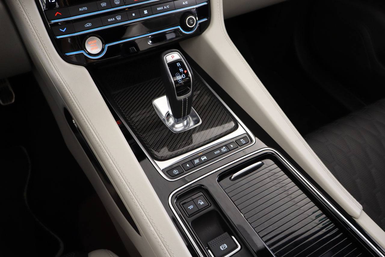 Jaguar F Pace 5.0 V8 SVR AWD 551cv