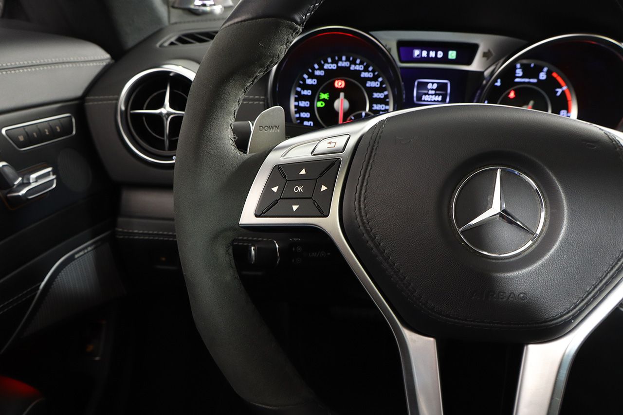 Mercedes Benz SL 63 AMG Performance 564cv