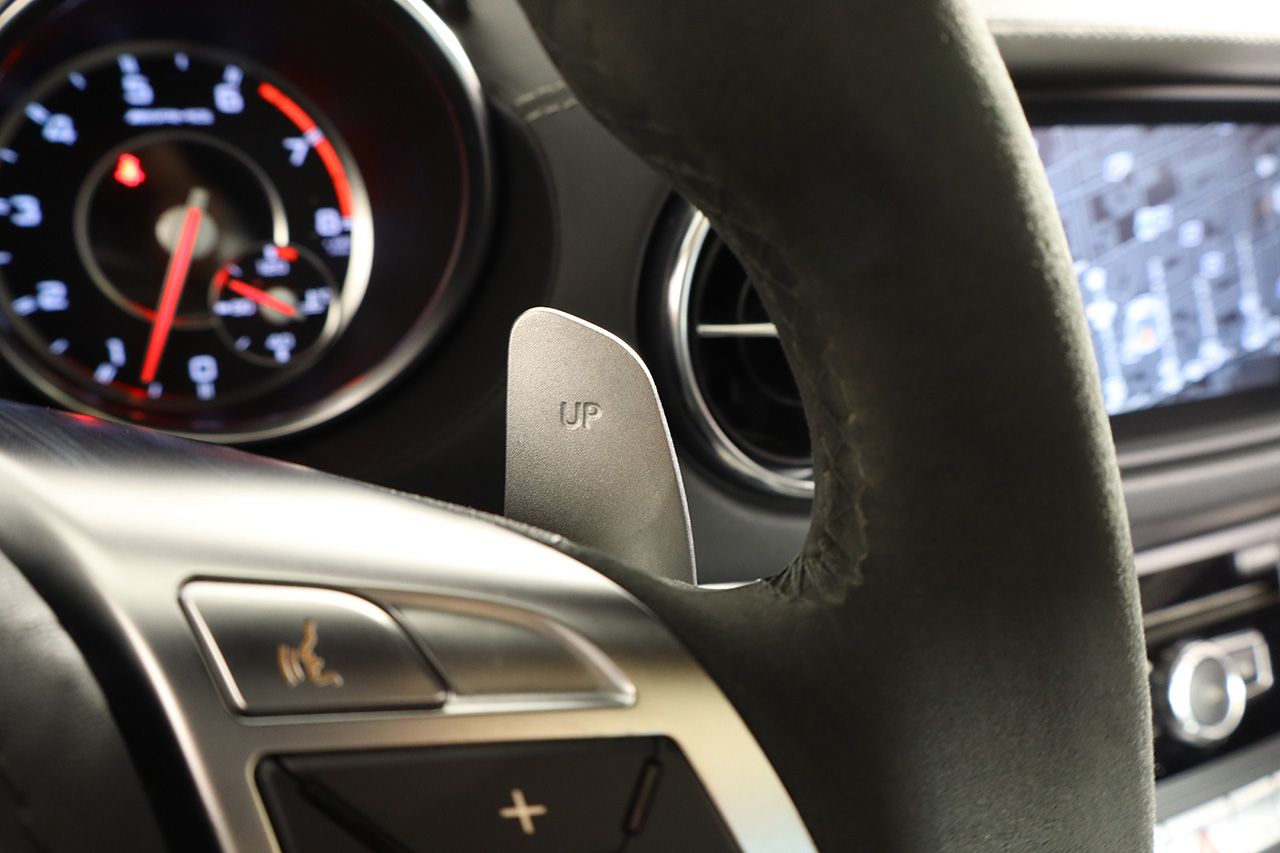 Mercedes Benz SL 63 AMG Performance 564cv