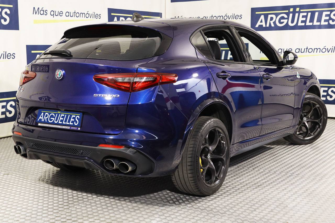 Alfa Romeo Stelvio Quadrifoglio 2.9 V6 Bi-turbo 510cv
