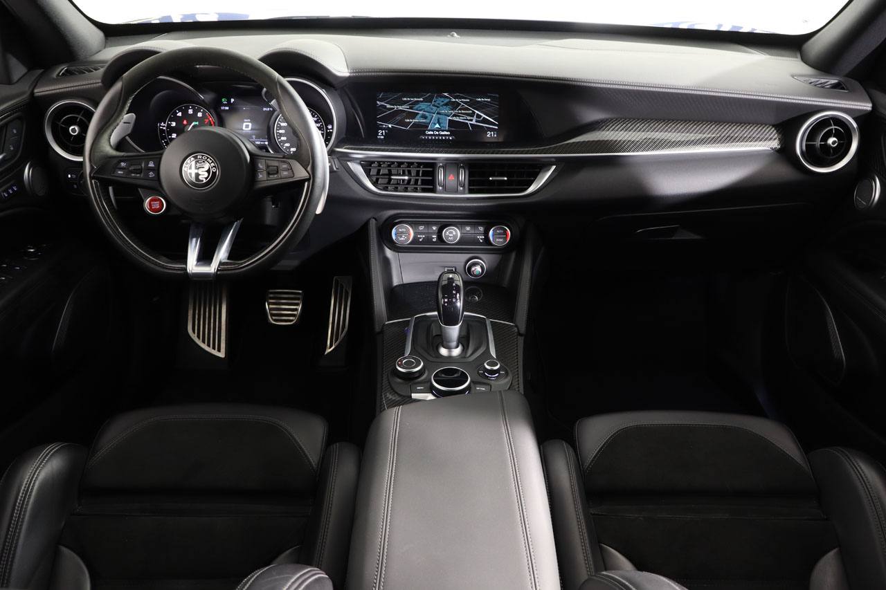 Alfa Romeo Stelvio Quadrifoglio 2.9 V6 Bi-turbo 510cv