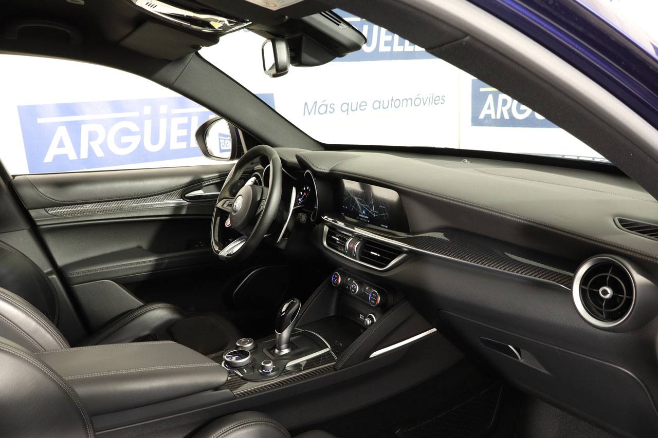 Alfa Romeo Stelvio Quadrifoglio 2.9 V6 Bi-turbo 510cv