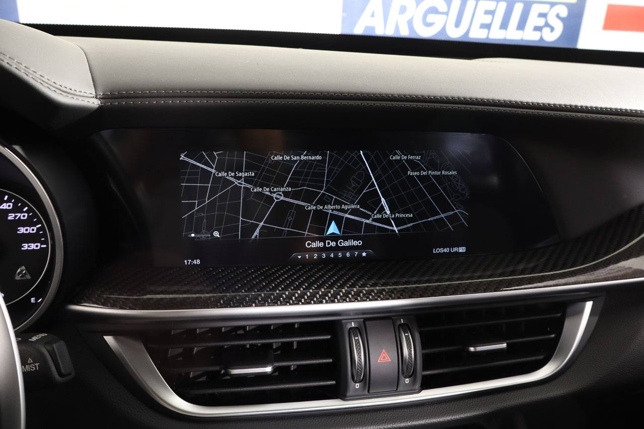 Alfa Romeo Stelvio Quadrifoglio 2.9 V6 Bi-turbo 510cv