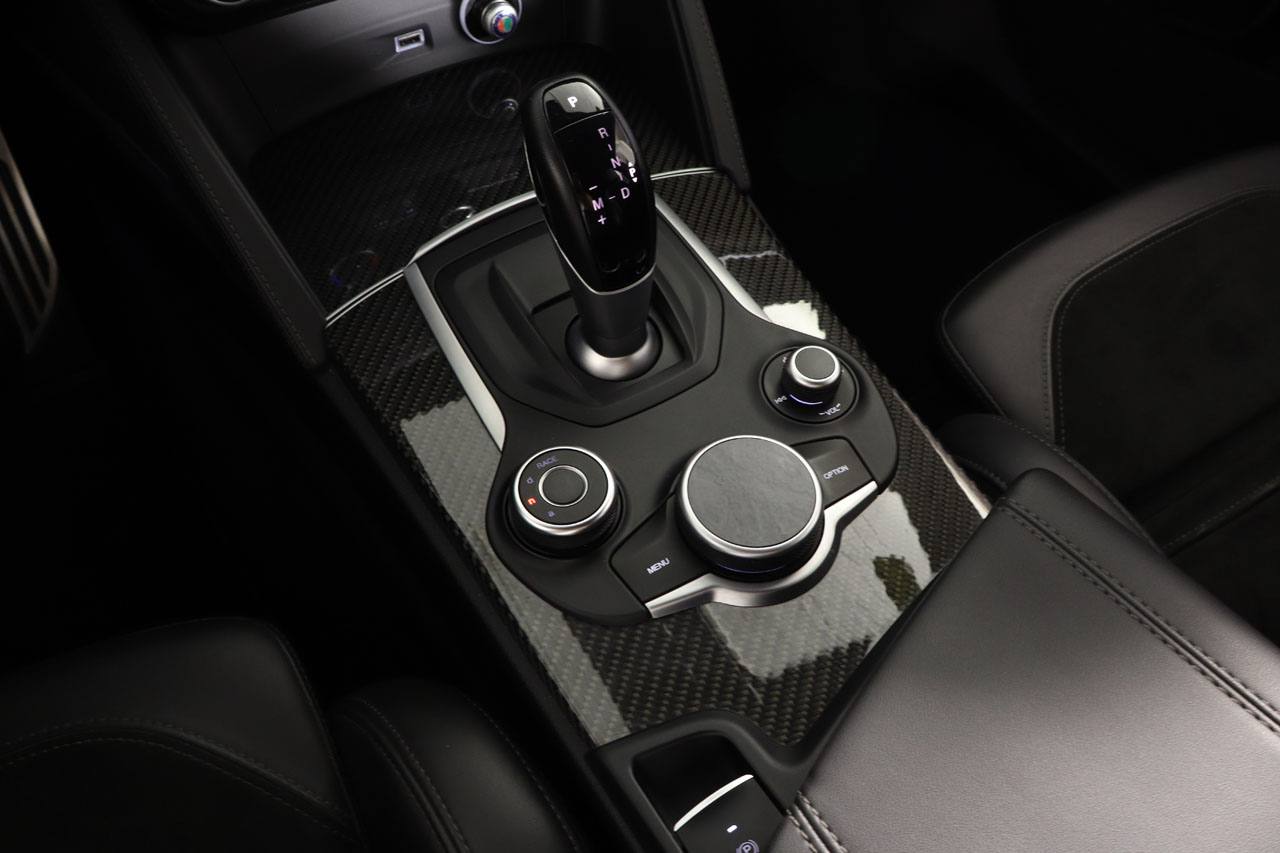 Alfa Romeo Stelvio Quadrifoglio 2.9 V6 Bi-turbo 510cv