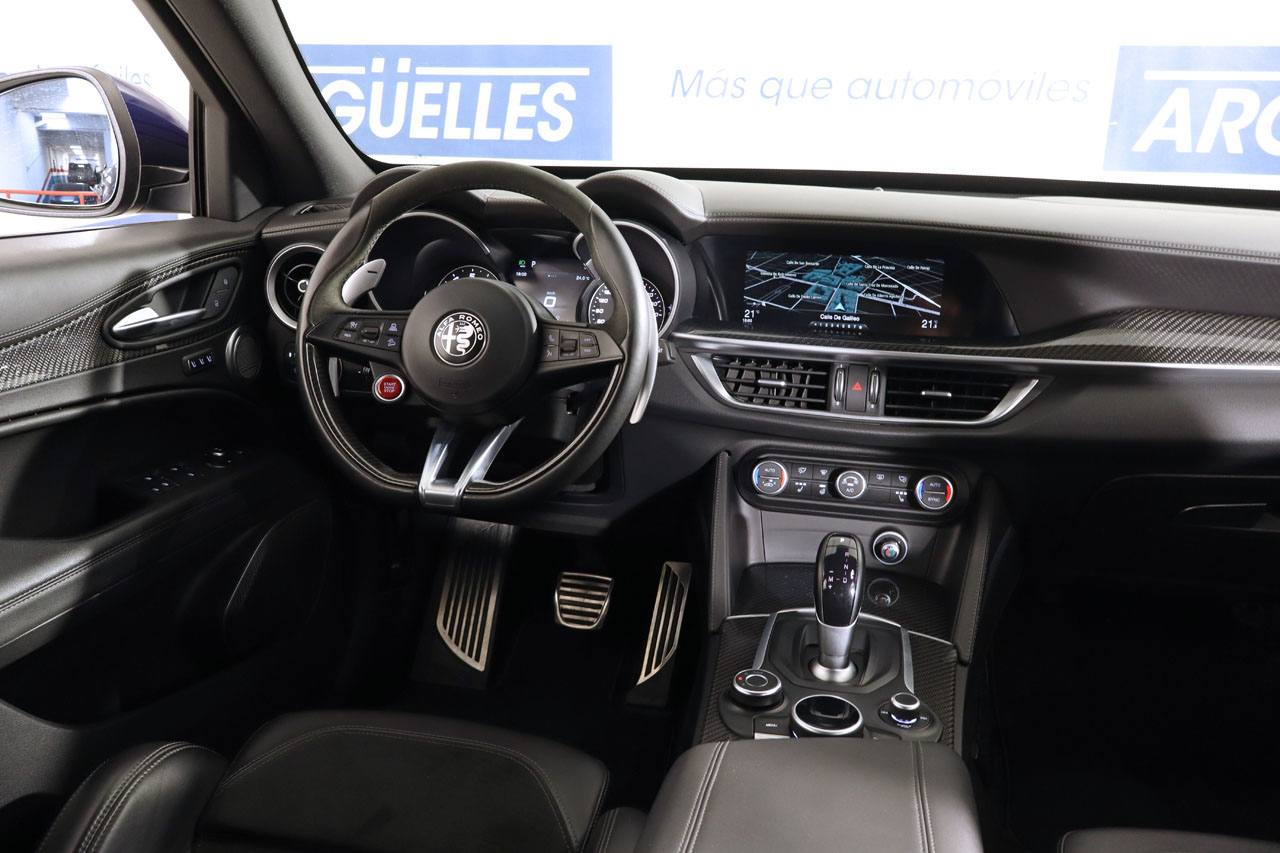 Alfa Romeo Stelvio Quadrifoglio 2.9 V6 Bi-turbo 510cv