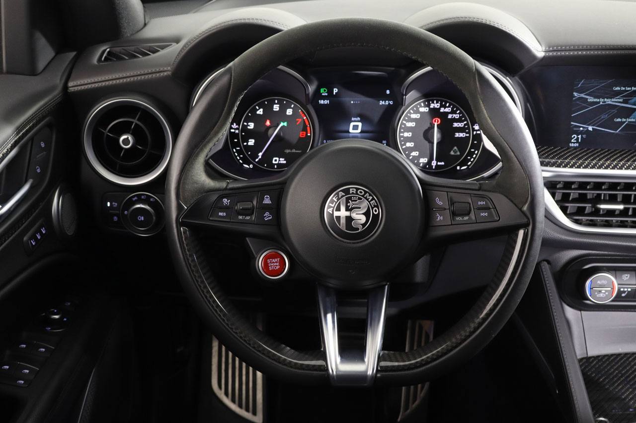 Alfa Romeo Stelvio Quadrifoglio 2.9 V6 Bi-turbo 510cv