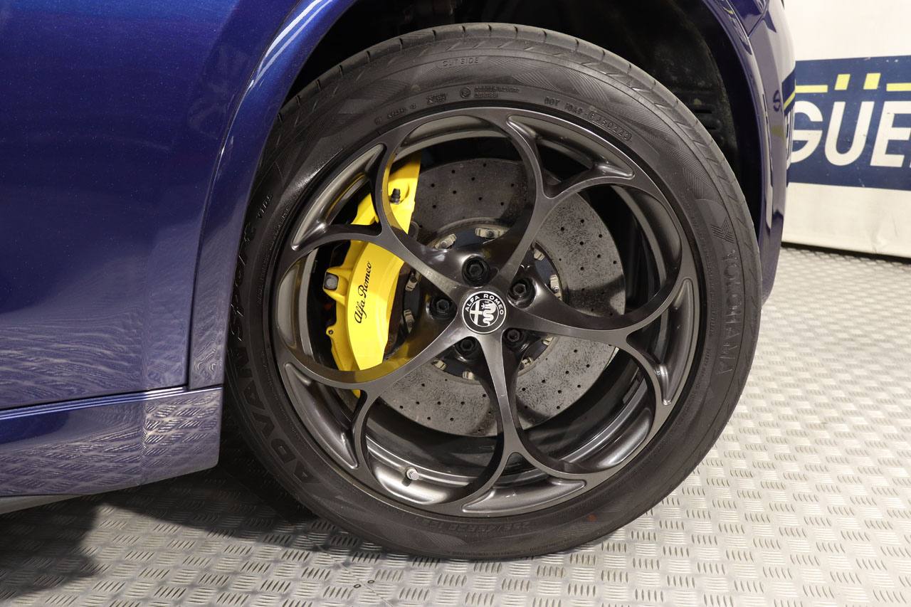 Alfa Romeo Stelvio Quadrifoglio 2.9 V6 Bi-turbo 510cv