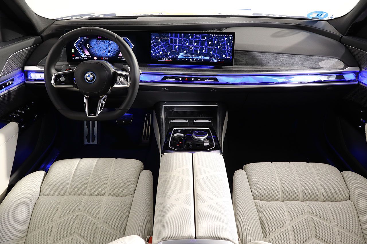 BMW 750e xDrive M Sport 489cv FULL EQUIPE