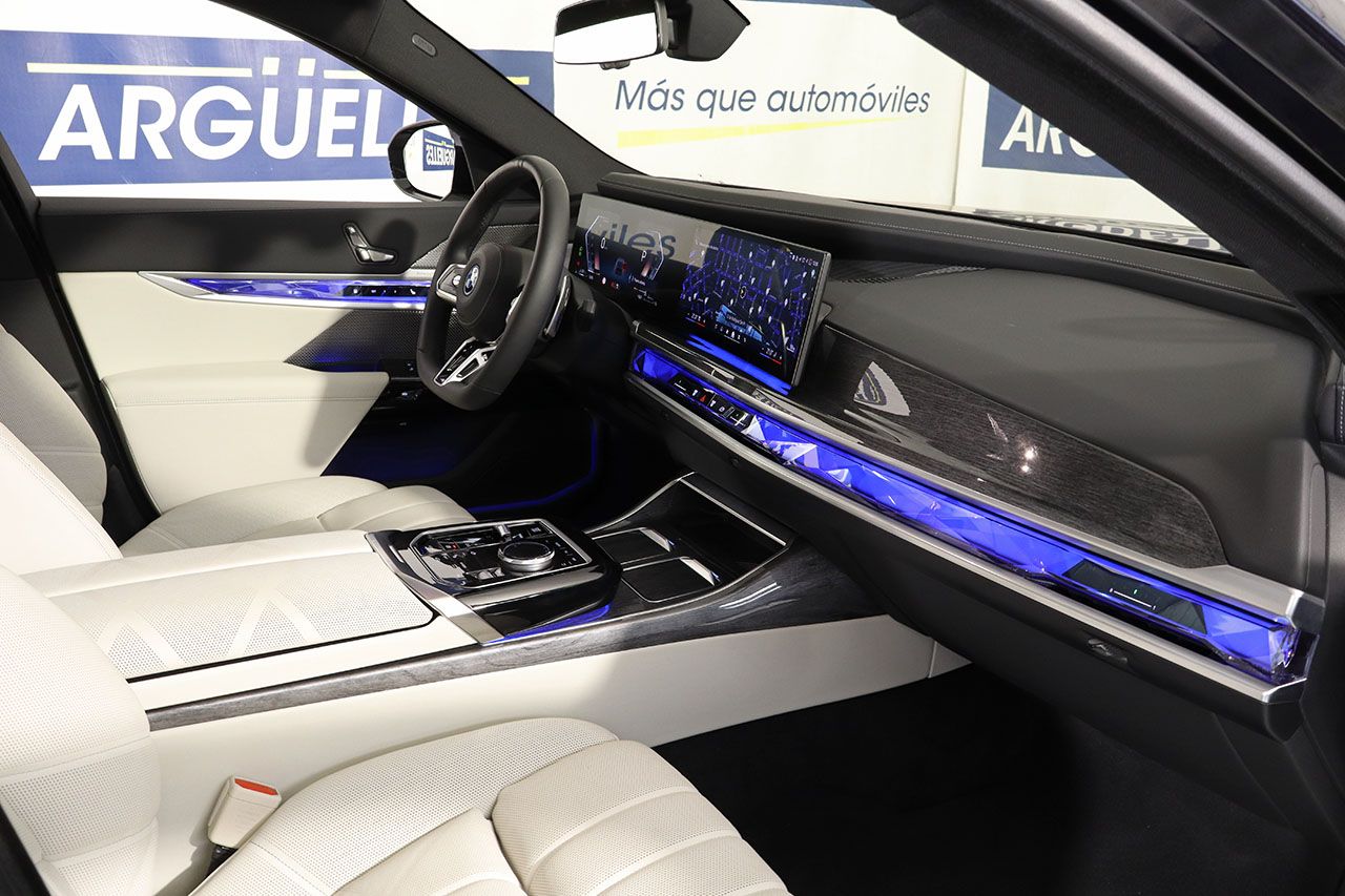 BMW 750e xDrive M Sport 489cv FULL EQUIPE