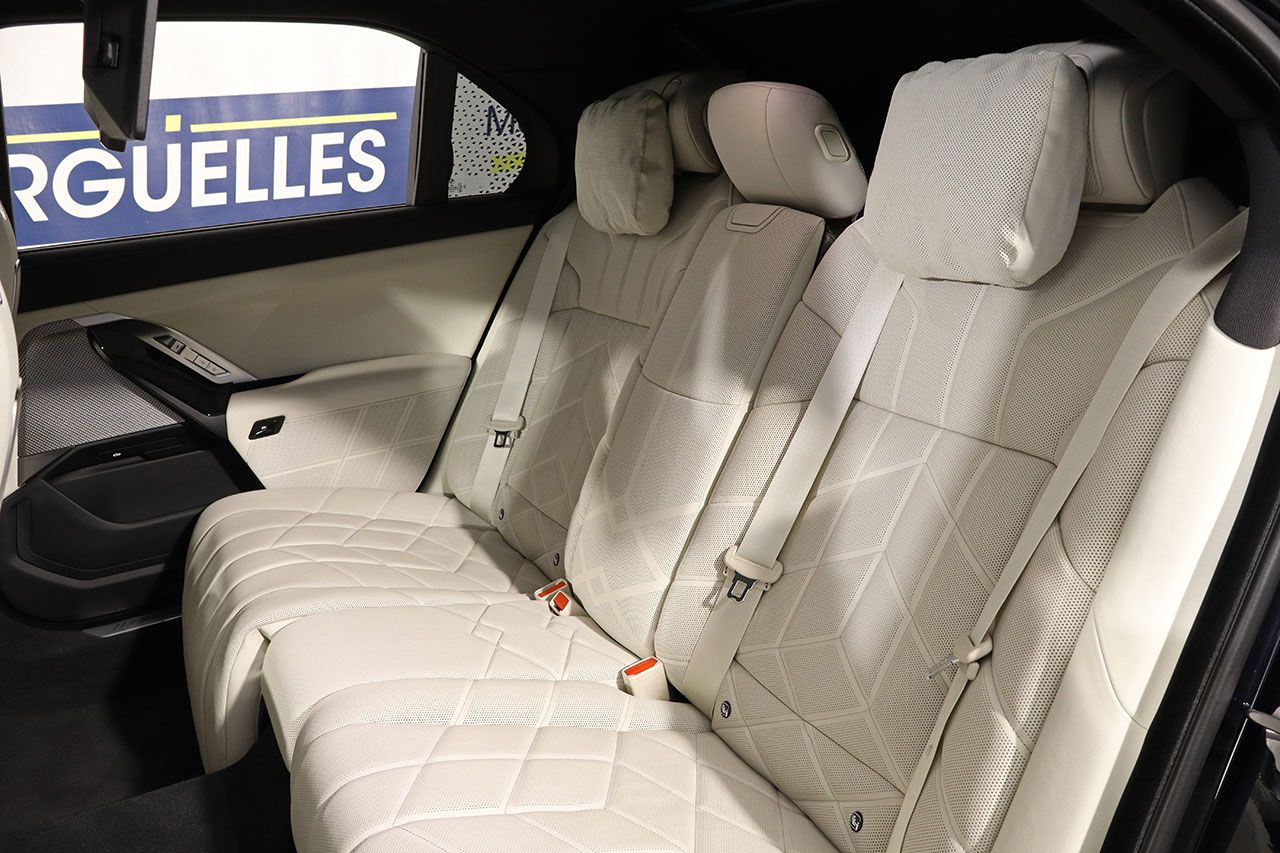 BMW 750e xDrive M Sport 489cv FULL EQUIPE