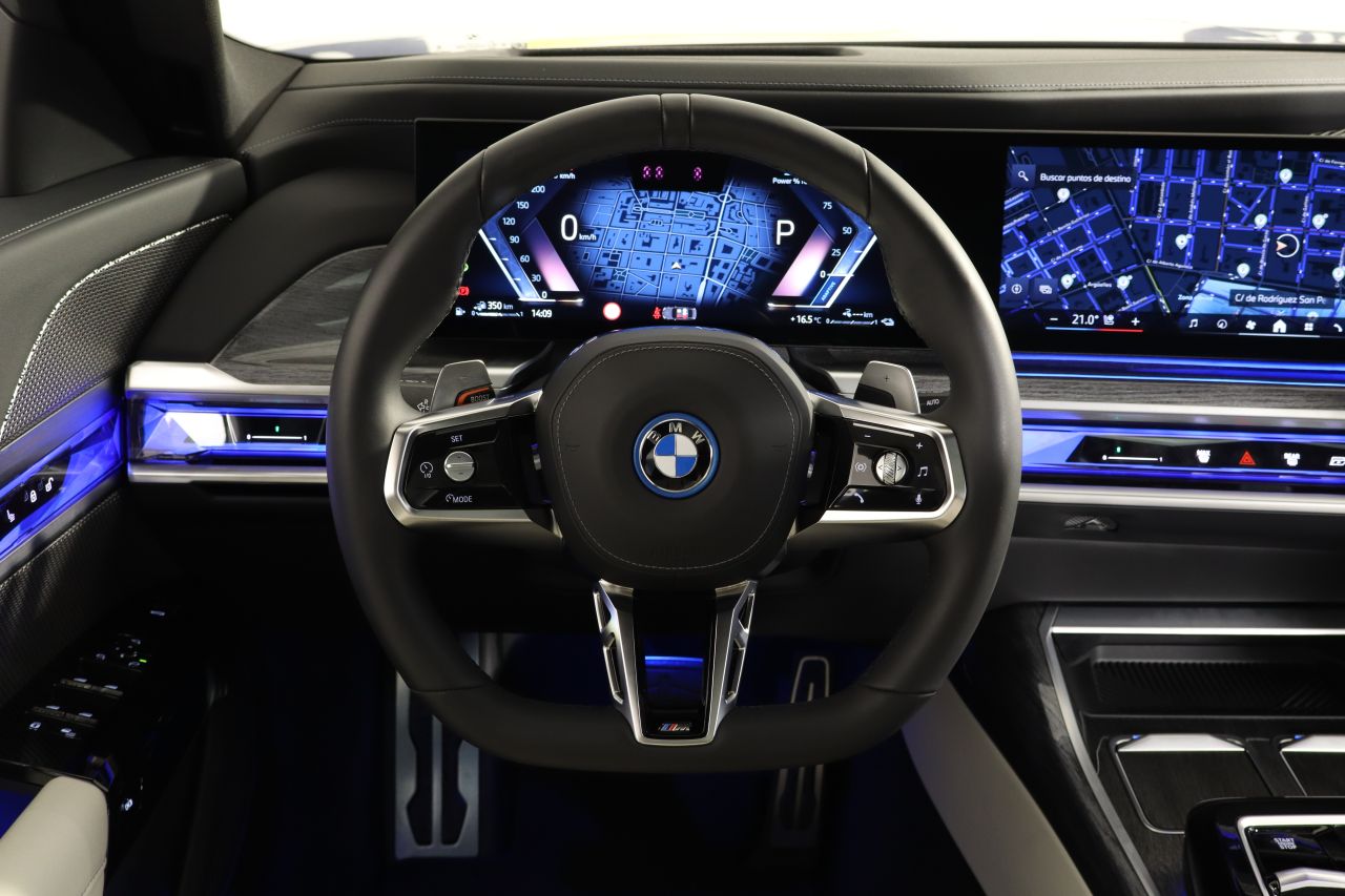 BMW 750e xDrive M Sport 489cv FULL EQUIPE