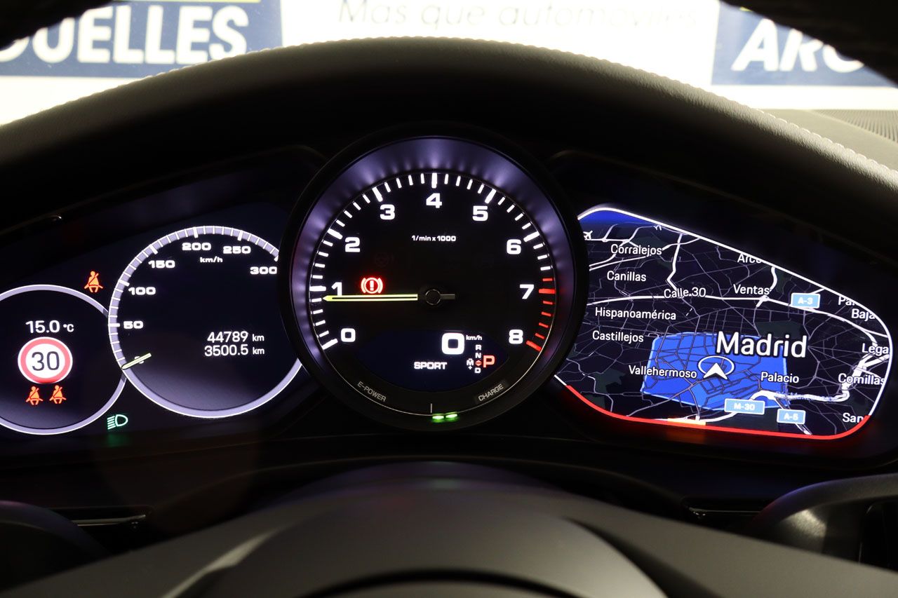 Porsche Panamera 4 E Hybrid 462cv