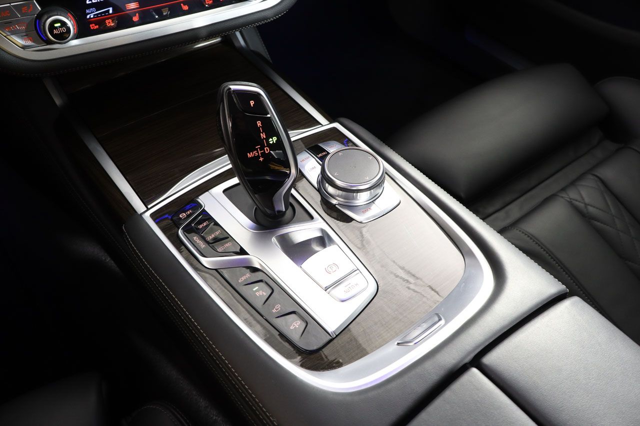 BMW 740 e iPerformance 326cv