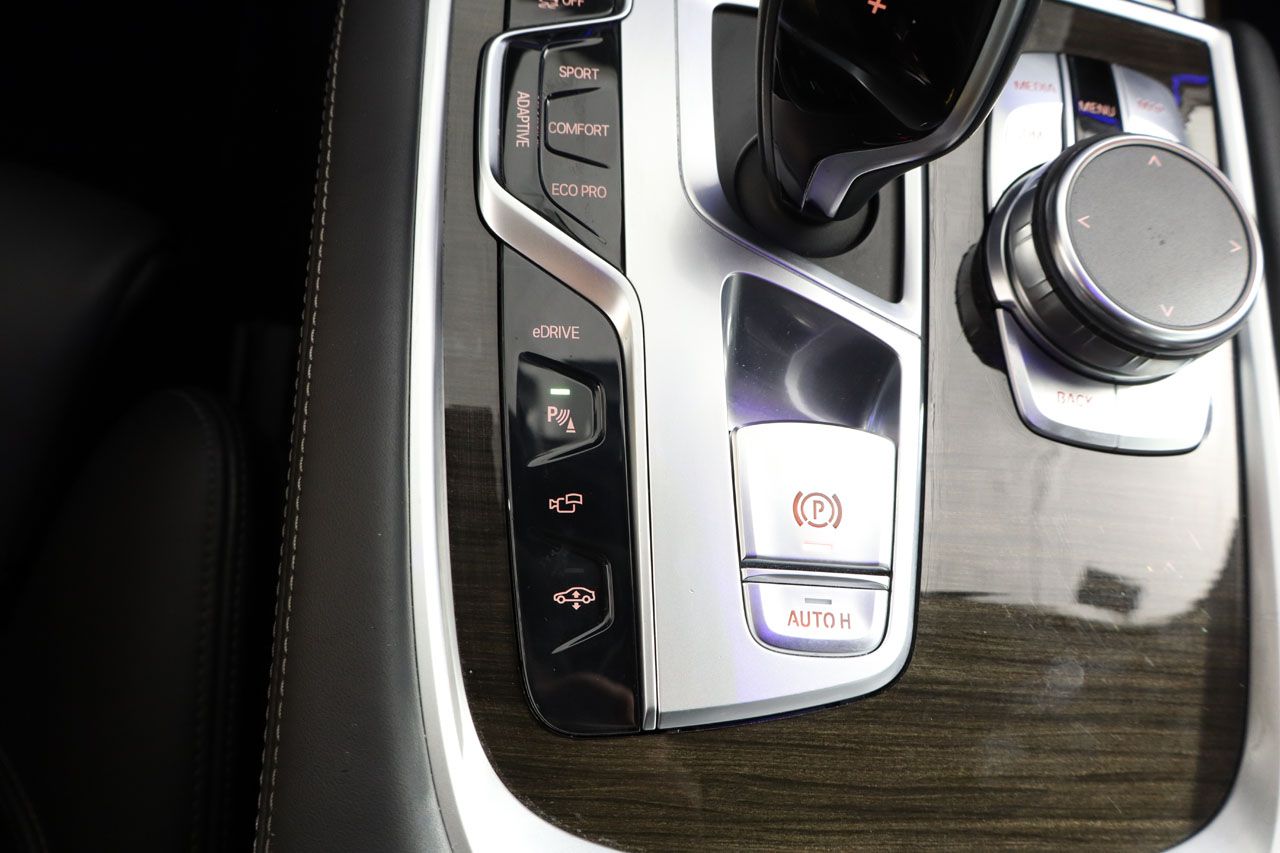 BMW 740 e iPerformance 326cv