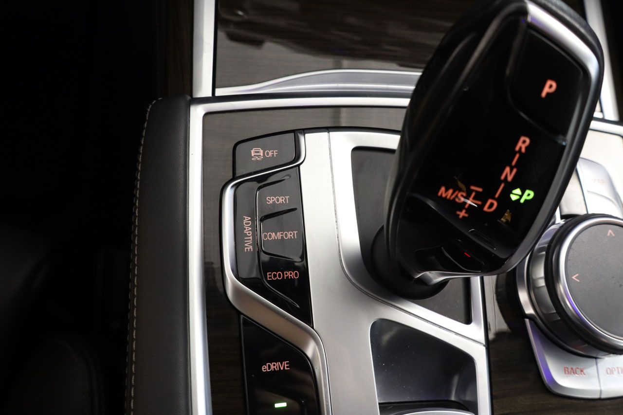 BMW 740 e iPerformance 326cv