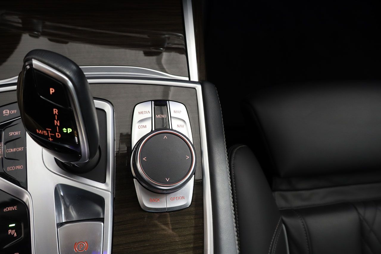 BMW 740 e iPerformance 326cv