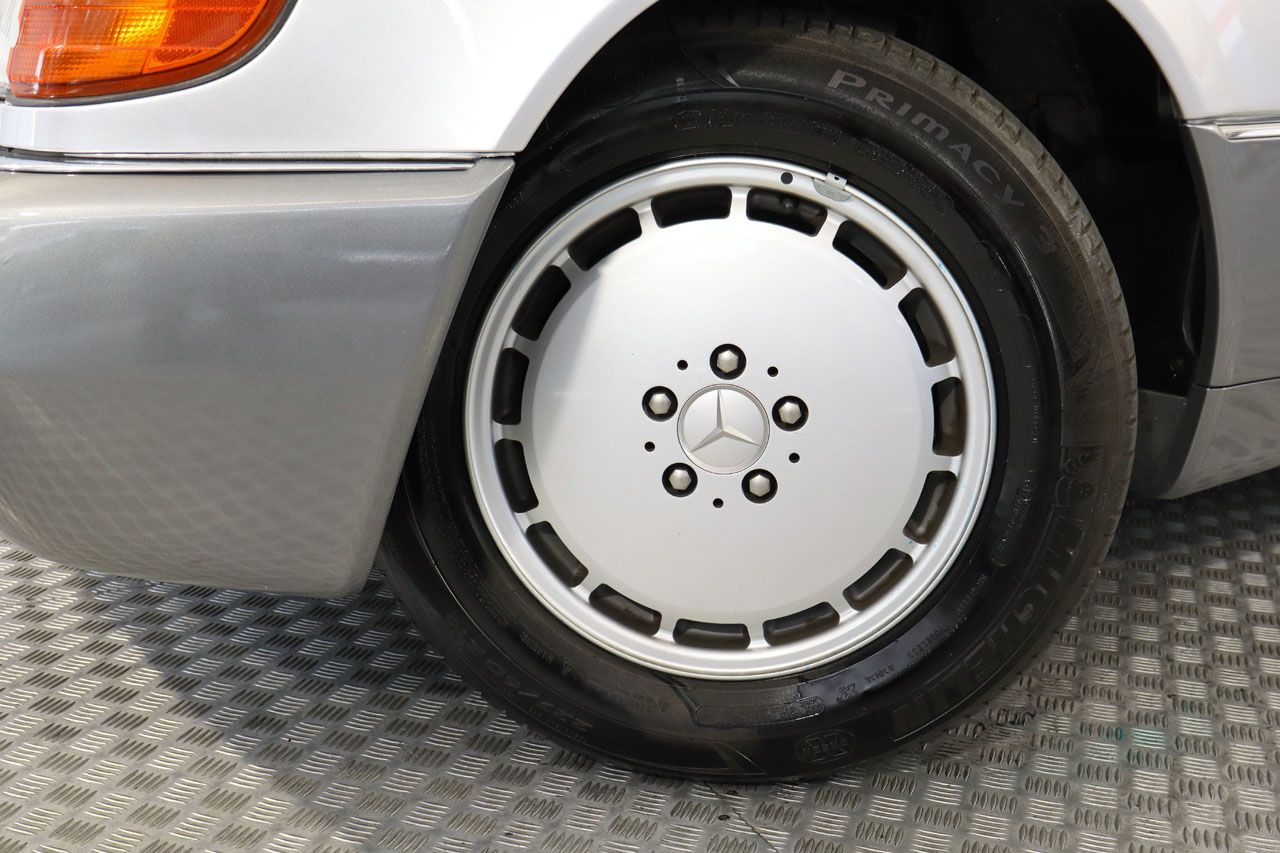 Mercedes Benz 300 SE 230cv 81270kms