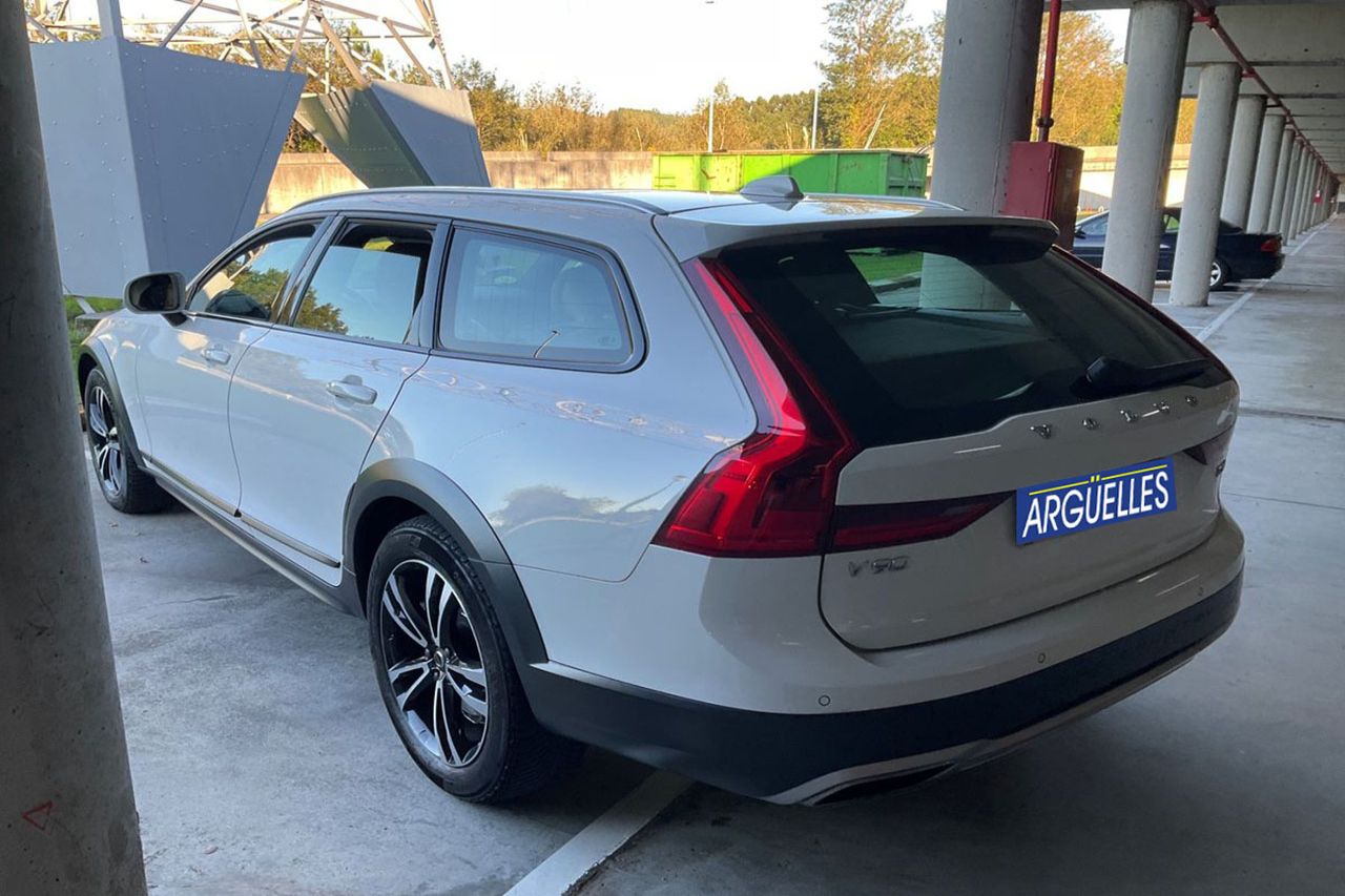 Volvo V90 Cross Country 2.0 T5 Pro AWD 250cv