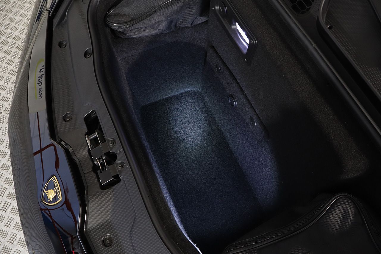 Lamborghini Huracan EVO Spyder V10 Nero Granatus 639cv