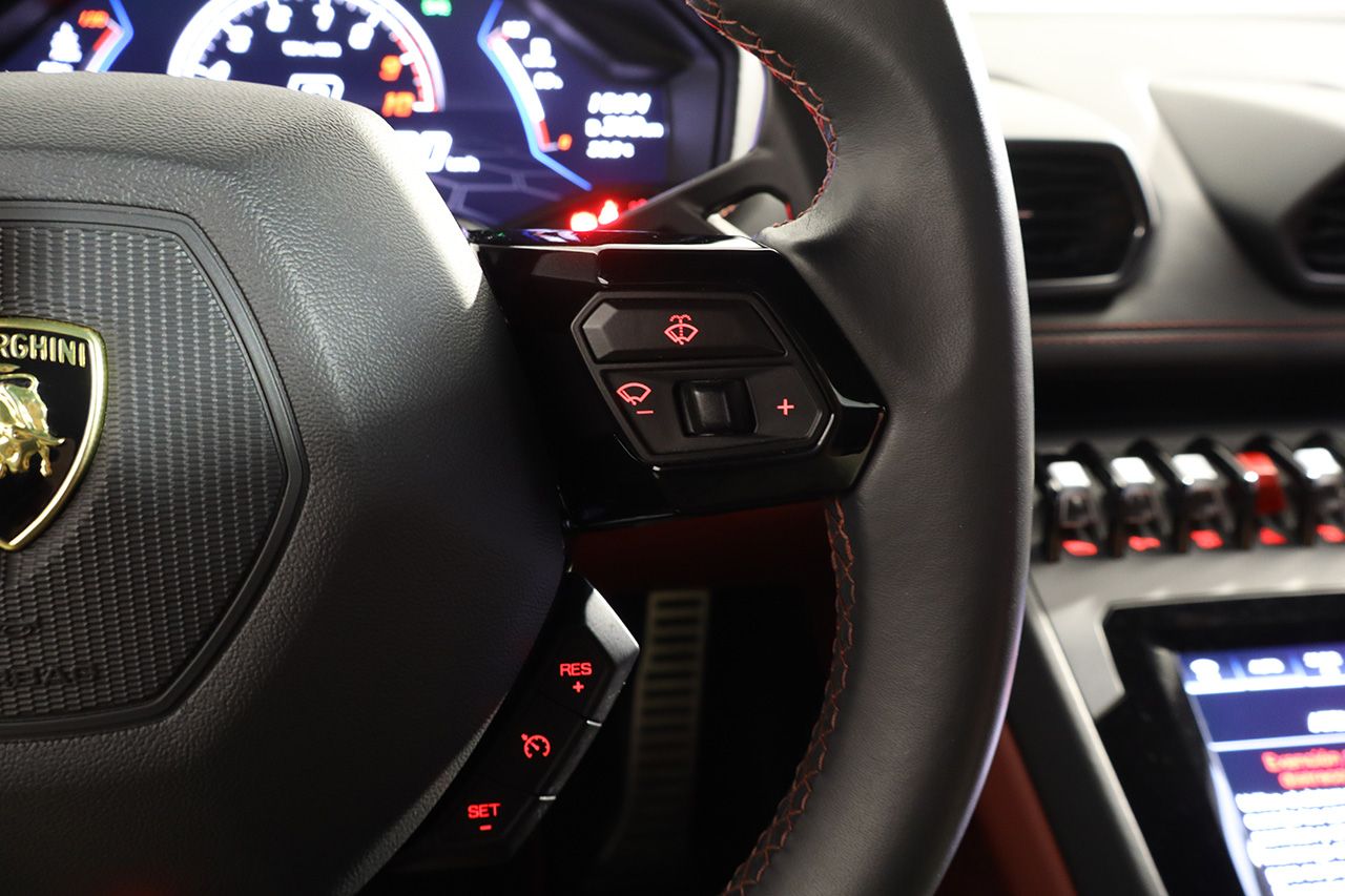 Lamborghini Huracan EVO Spyder V10 Nero Granatus 639cv