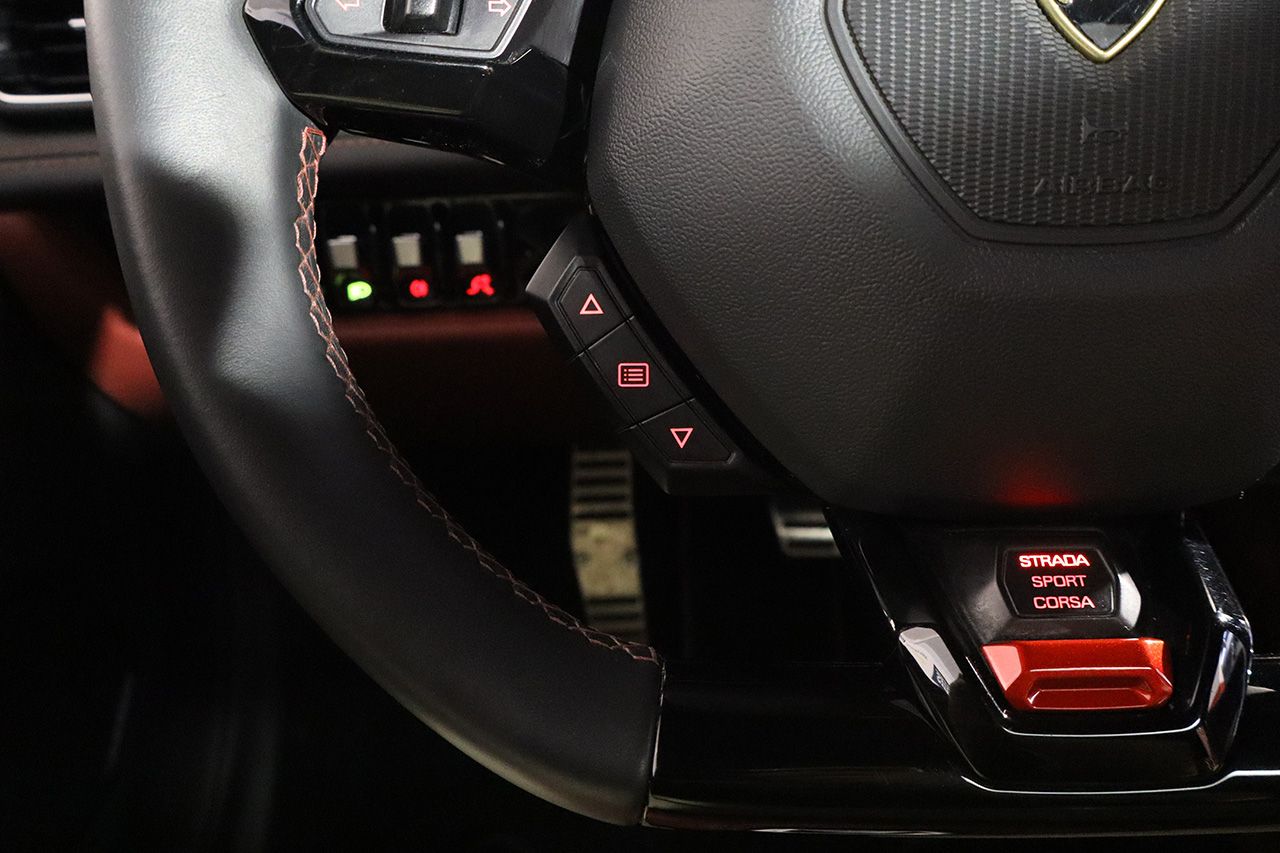 Lamborghini Huracan EVO Spyder V10 Nero Granatus 639cv