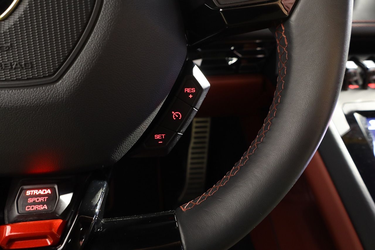 Lamborghini Huracan EVO Spyder V10 Nero Granatus 639cv