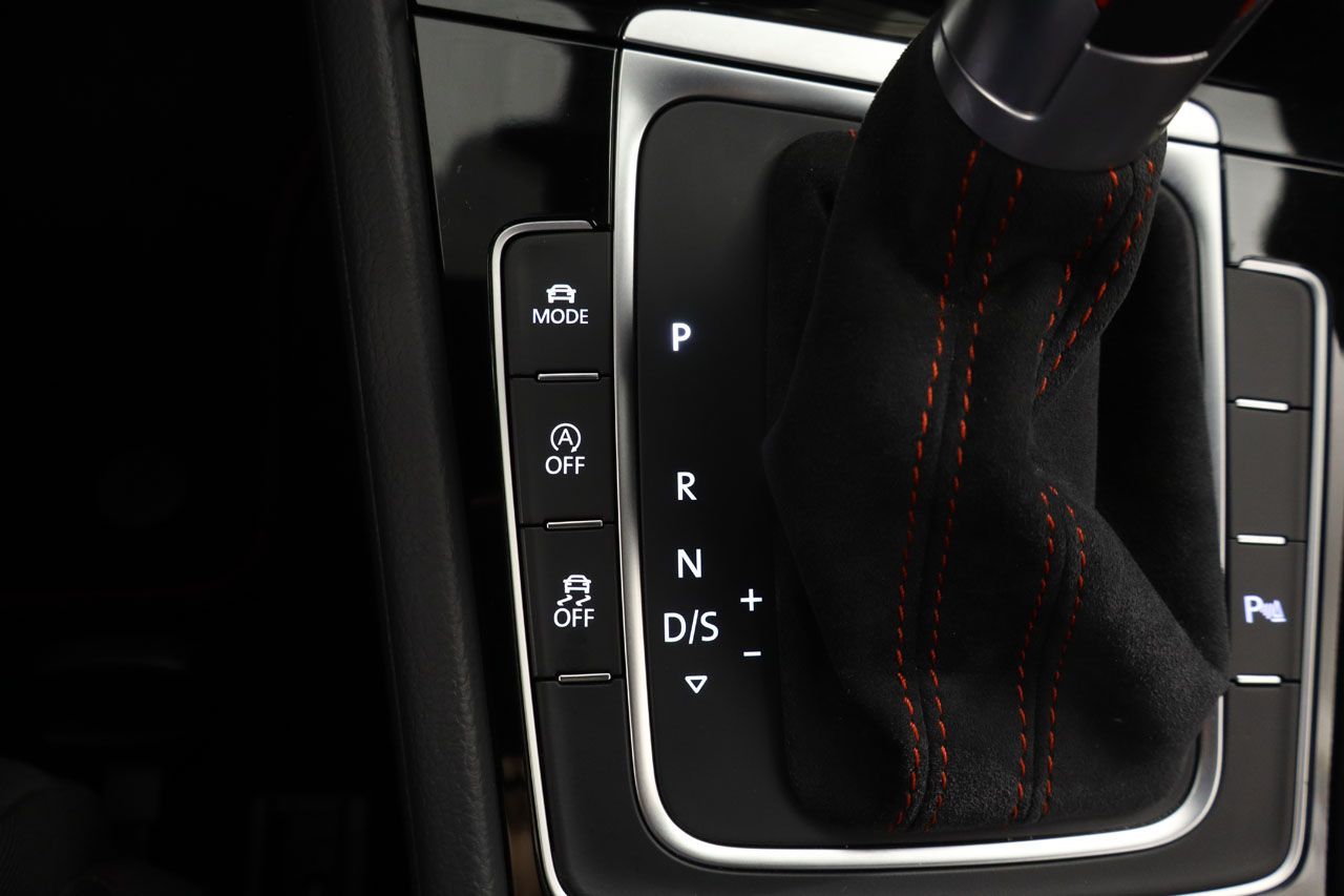 Volkswagen Golf GTI TCR 2.0 TSI 290cv DSG