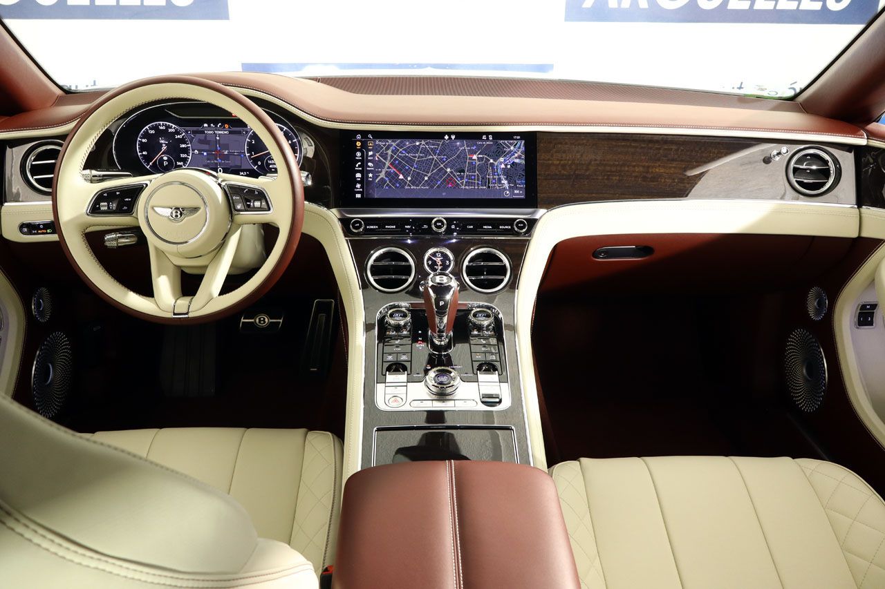 Bentley Continental GTC V8 Mulliner Cabrio 549cv