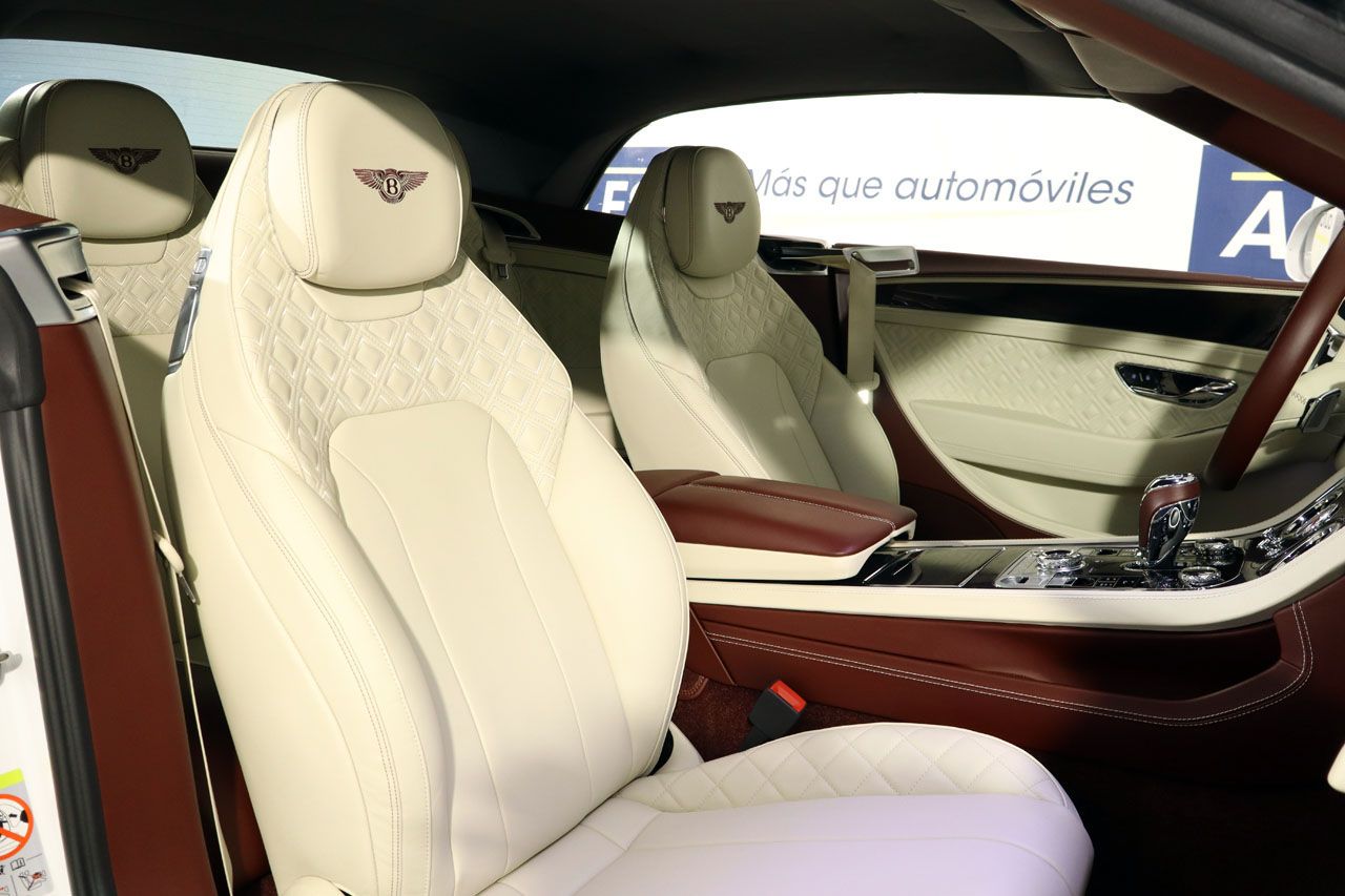 Bentley Continental GTC V8 Mulliner Cabrio 549cv