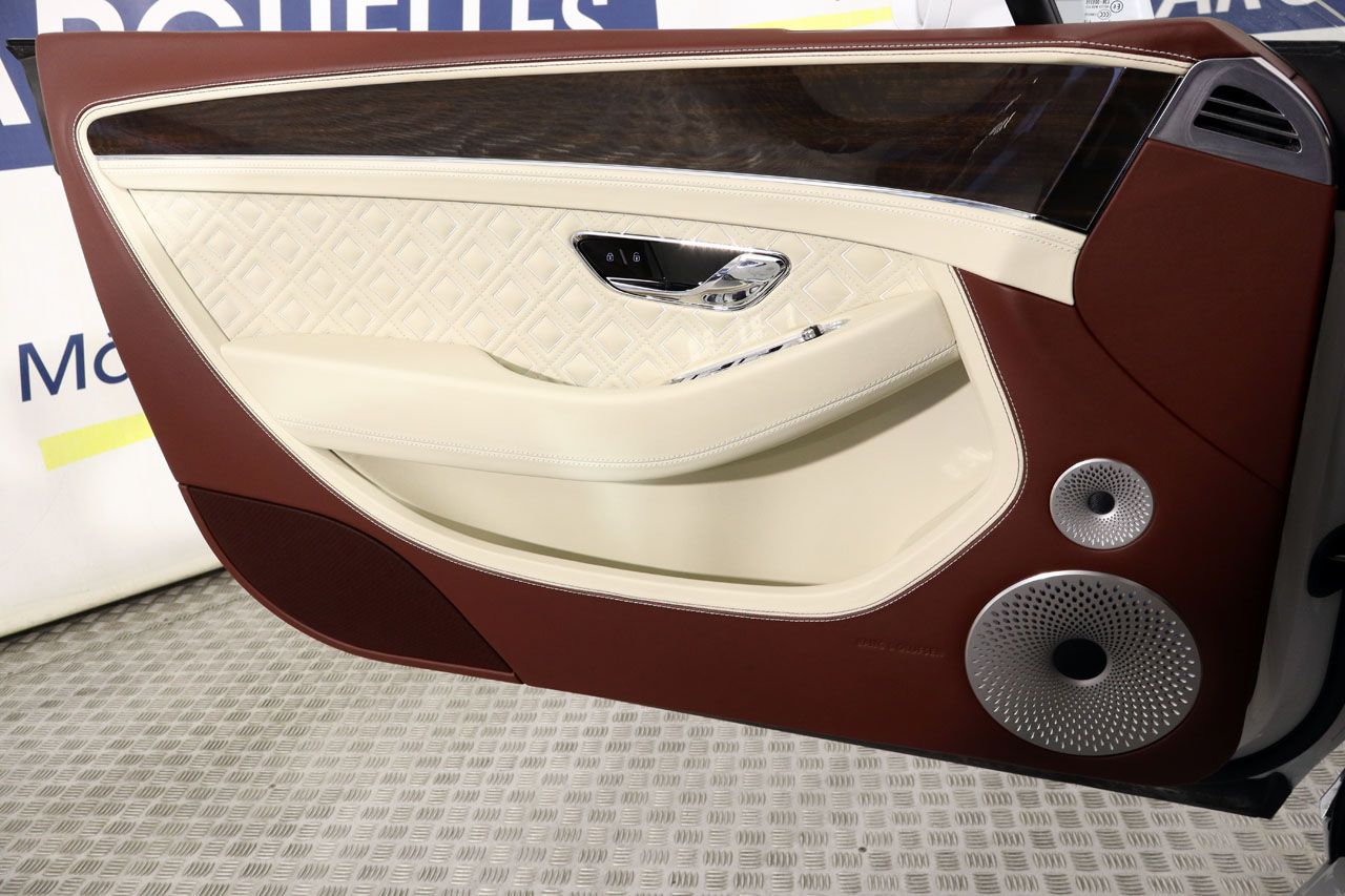 Bentley Continental GTC V8 Mulliner Cabrio 549cv