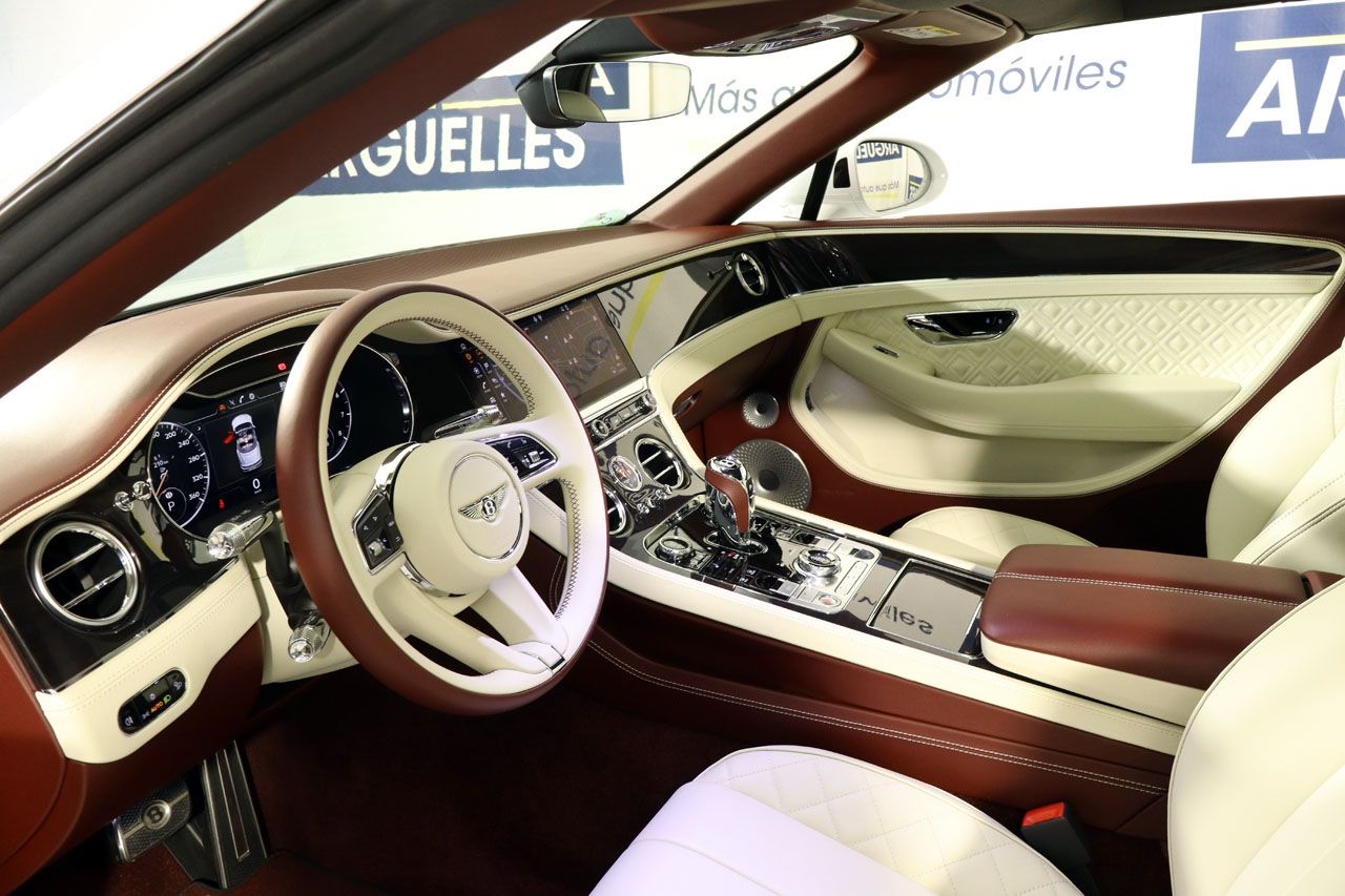 Bentley Continental GTC V8 Mulliner Cabrio 549cv