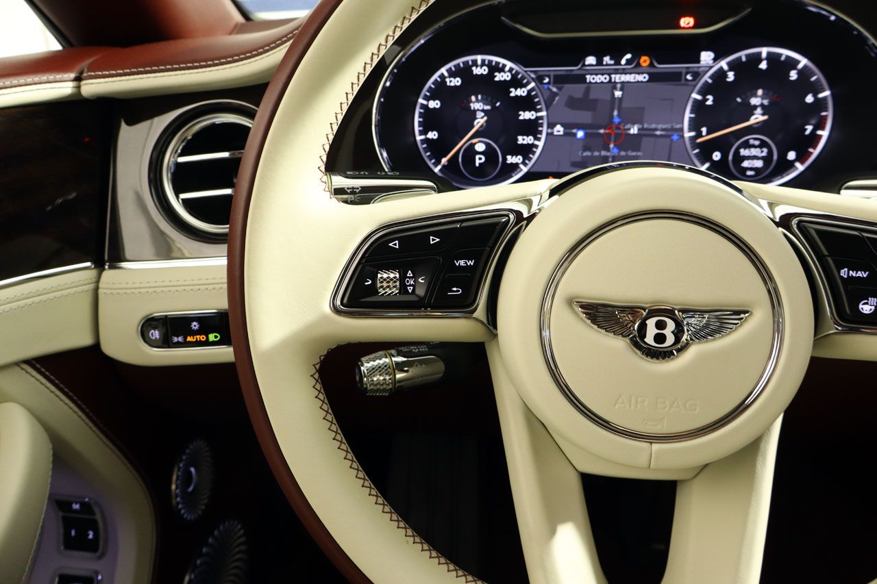 Bentley Continental GTC V8 Mulliner Cabrio 549cv