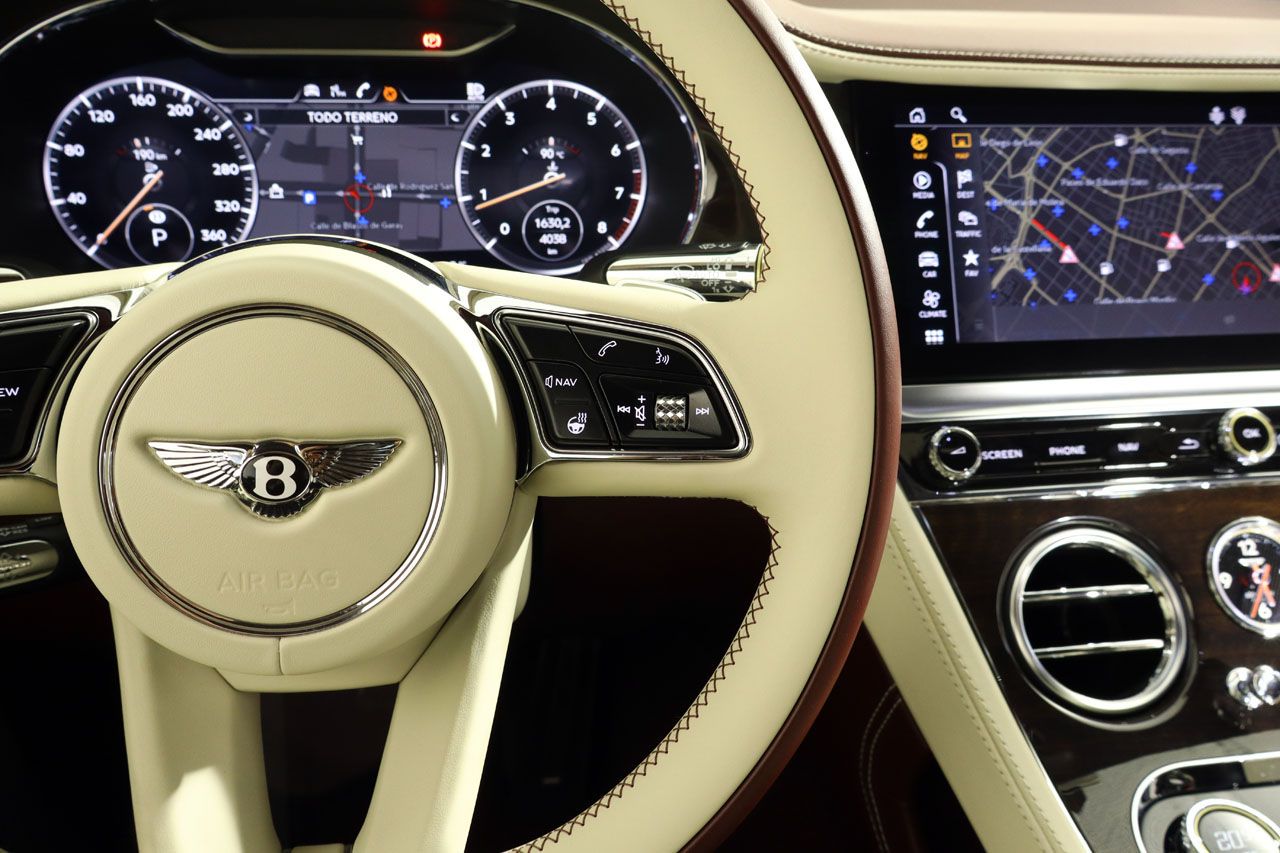 Bentley Continental GTC V8 Mulliner Cabrio 549cv