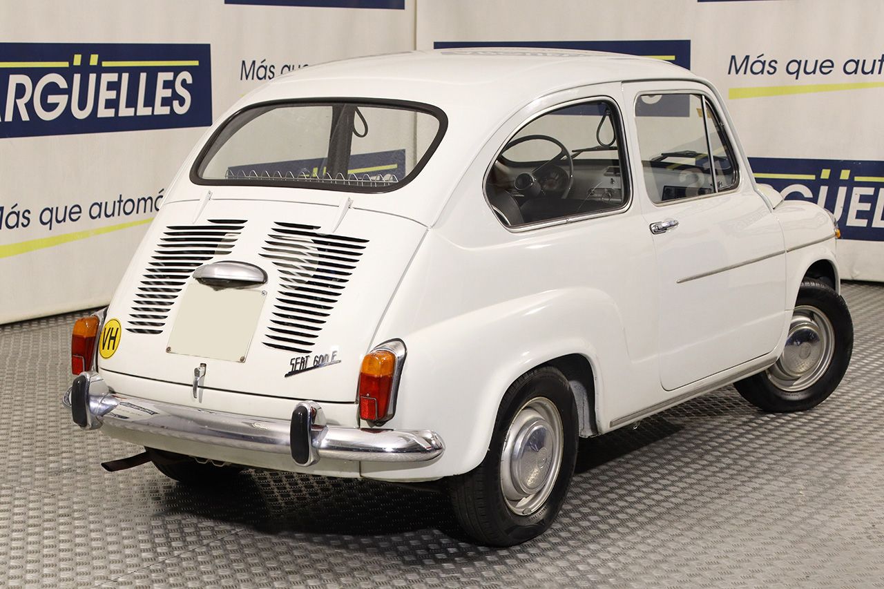 SEAT 600 