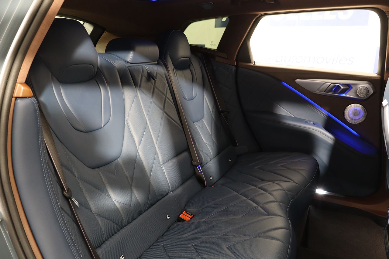 BMW XM 4.4 PHEV 653cv